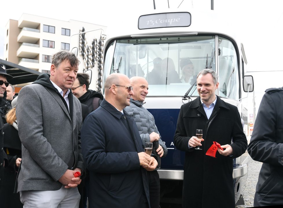 Slavnostní zahájení provozu na nové tramvajové trati Sídliště Barrandov - Holyně, 8. dubna 2022, Praha.