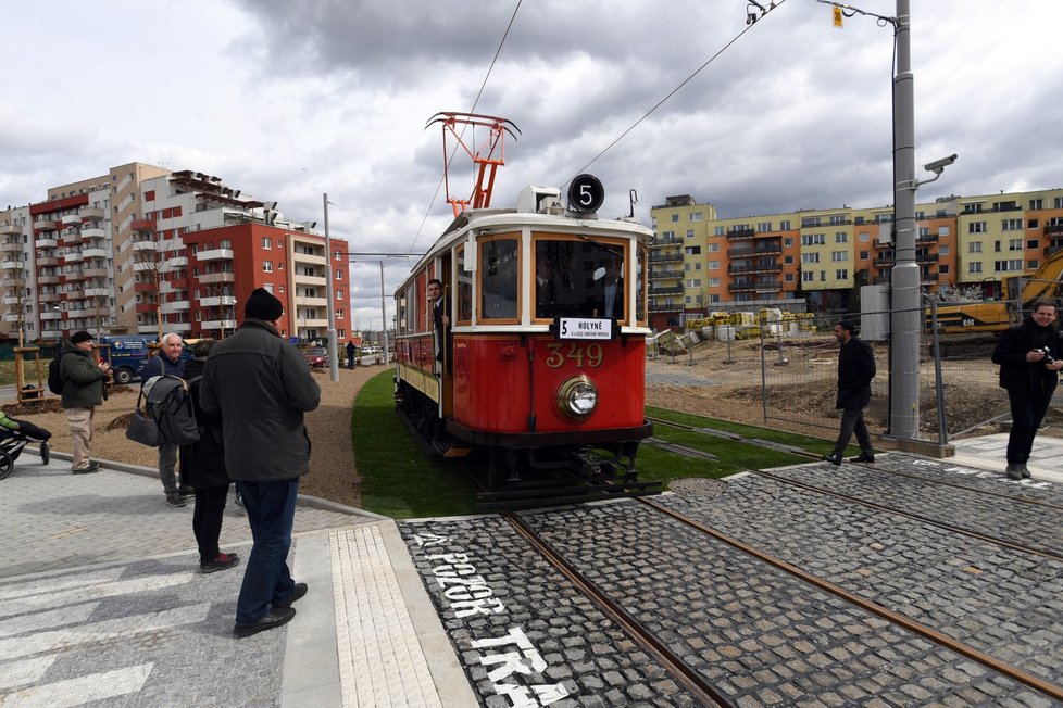Slavnostní zahájení provozu na nové tramvajové trati Sídliště Barrandov - Holyně, 8. dubna 2022, Praha.