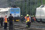 U Běchovic došlo ke srážce vlaků. Hasiči museli evakuovat 300 lidí.