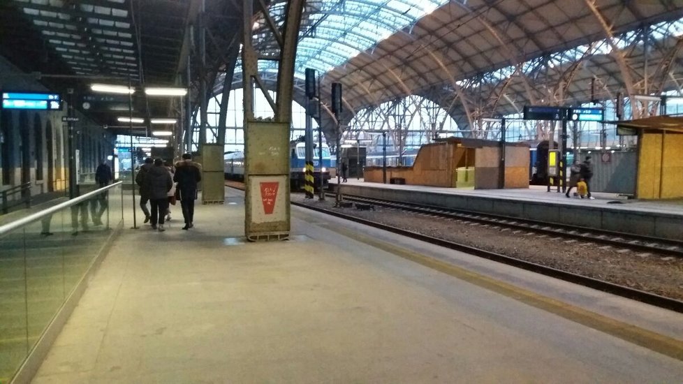 Hlavní nádraží v Praze po teroru v Berlíně bez na první pohled zvýšené ostrahy