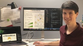 Student Bertram Škařupa naprogramoval webovou stránku, která hravým způsobem simuluje šíření koronaviru tak, aby to pochopili i ti nejmenší.
