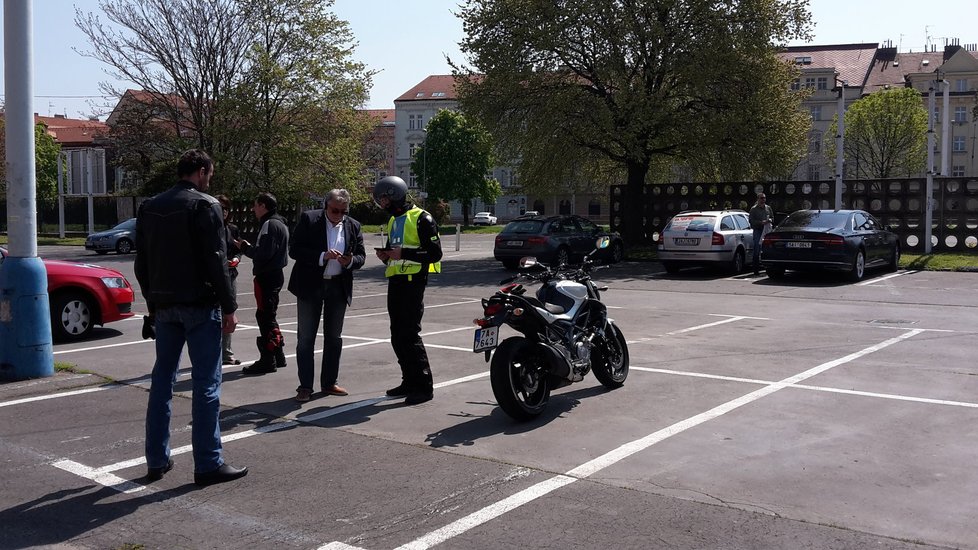 S novelou zákona o zkoušce pro získání řidičského oprávnění na motorku ubylo uchazečů.