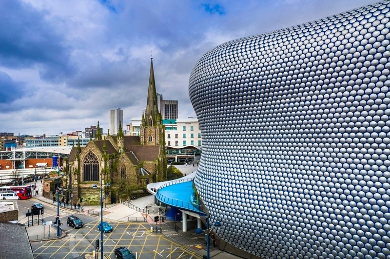 Budova obchodního domu Selfridges v anglickém Birminghamu.