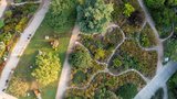 Krásy botanické zahrady z ptačí perspektivy: Co vše tu můžete v babím létě vidět?