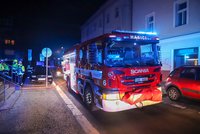 Ranní požár v Liberci si vyžádal zraněné: Na místě zasahovalo několik hasičských jednotek