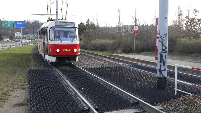 Novou tramvajovou trať si Praha 12 přeje vést v trase bývalé železniční vlečky (ilustrační foto).
