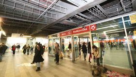 Město nepolevilo: Pasáž u metra Budějovická zůstane zavřená. Demolice potrvá 190 dní