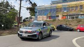 Ženu s podezřením na vysoce nakažlivou nemoc převezli z Hradce Králové do Fakultní nemocnice Bulovka.