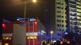 V Praze 4 vybuchl v noci byt. Nejdříve vzplál vánoční stromek, dílo dokončil plyn