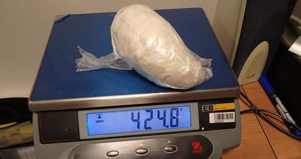 Cizinec (37) pašoval ve spodním prádle kokain: Celníci ho na letišti „vyhmátli“