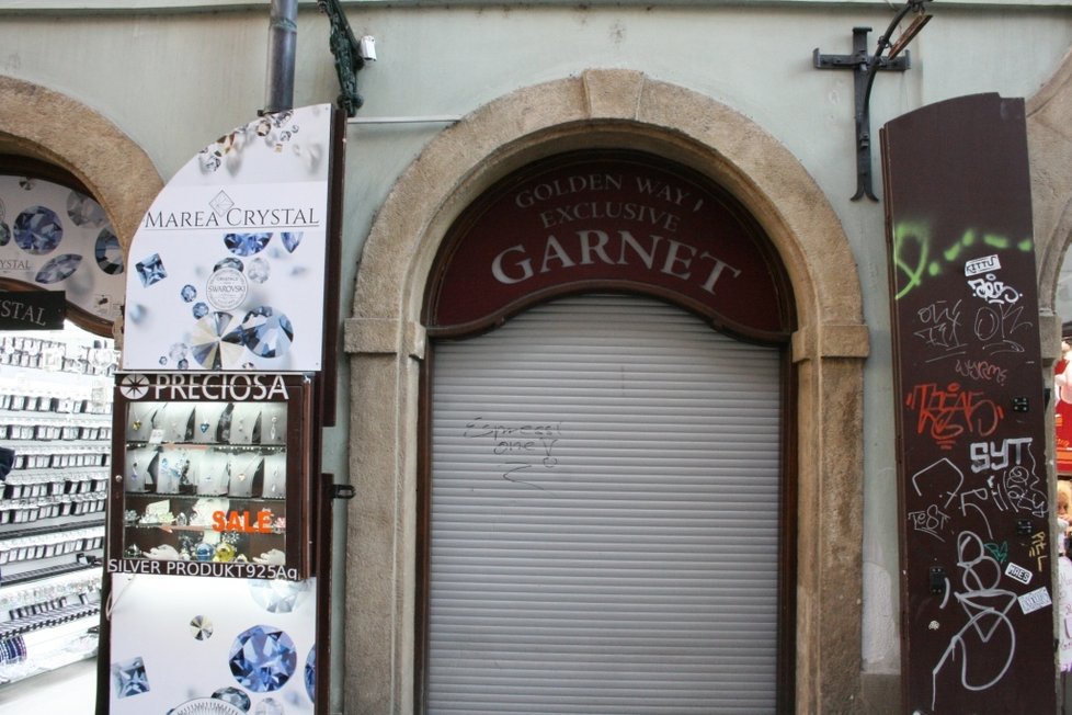 Centrum Prahy se potýká s nedostatkem turistů. Zavírají se obchody, restaurace i bary.