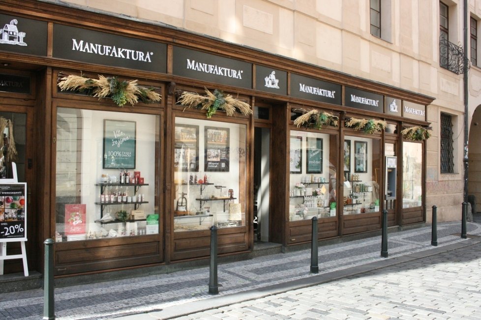 Centrum Prahy se potýká s nedostatkem turistů. Zavírají se obchody, restaurace i bary.