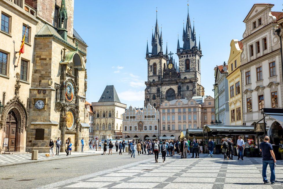 Zahrádky jsou v centru Prahy oblíbené jak mezi turisty, tak mezi místními.
