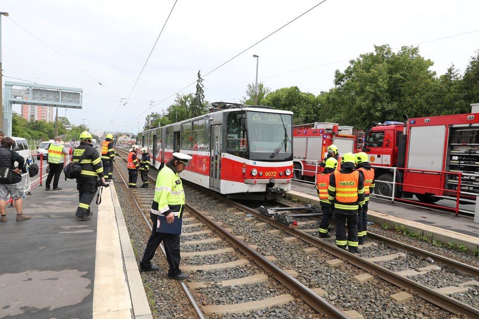 Tramvaji ve Strašnicích upadlo 4. června 2020 kolo.