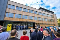 První školní den v novém: V Praze 9 se otevřela supermoderní škola, podívejte se