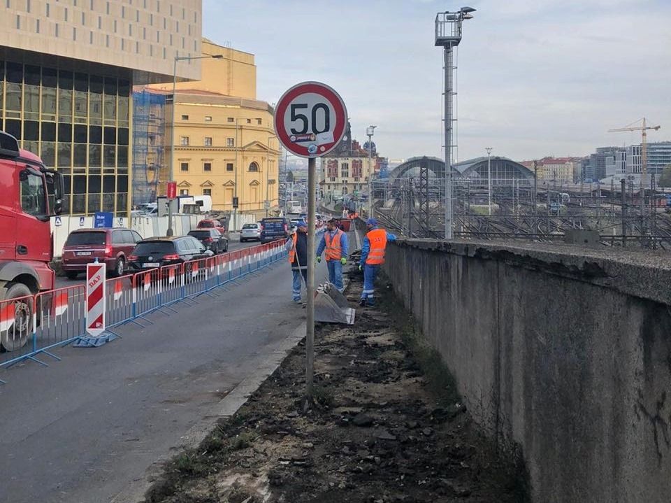 „Chodníček smrti“ podél magistrály se rozšíří.