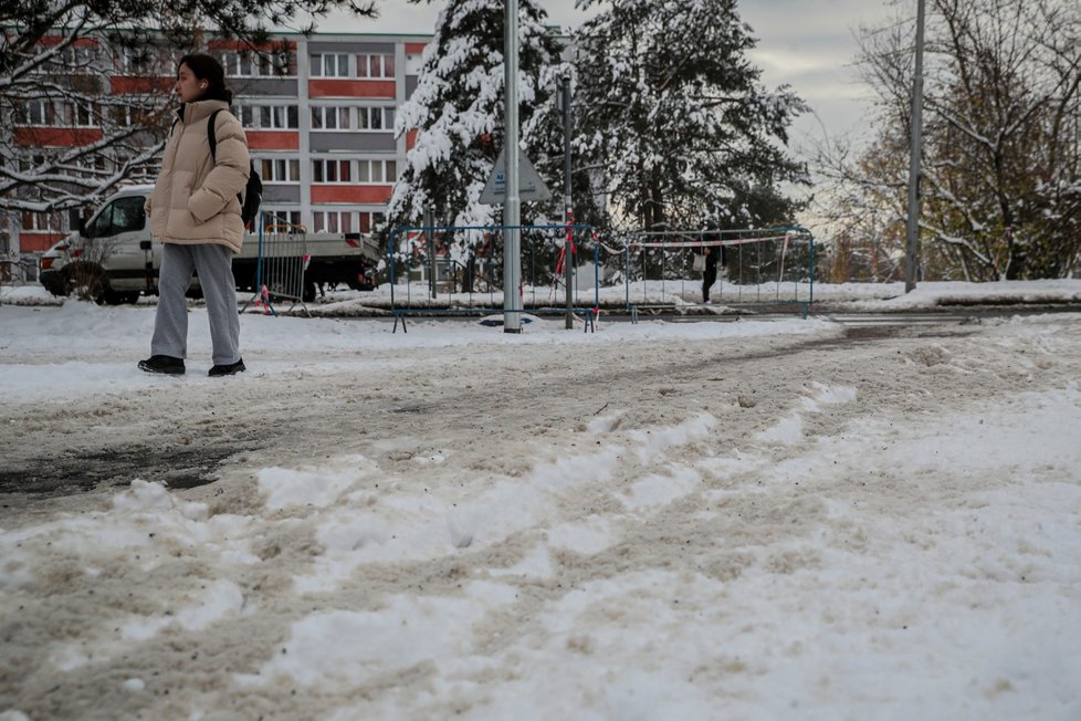 Neuklizené chodníky v Praze (6. prosince 2023)