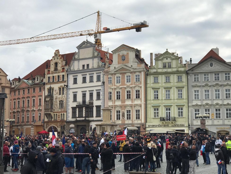 Staroměstské náměstí, 18. října 2020 kolem 13:30.