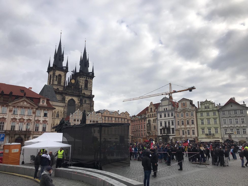 Staroměstské náměstí, 18. října 2020 kolem 13:30.