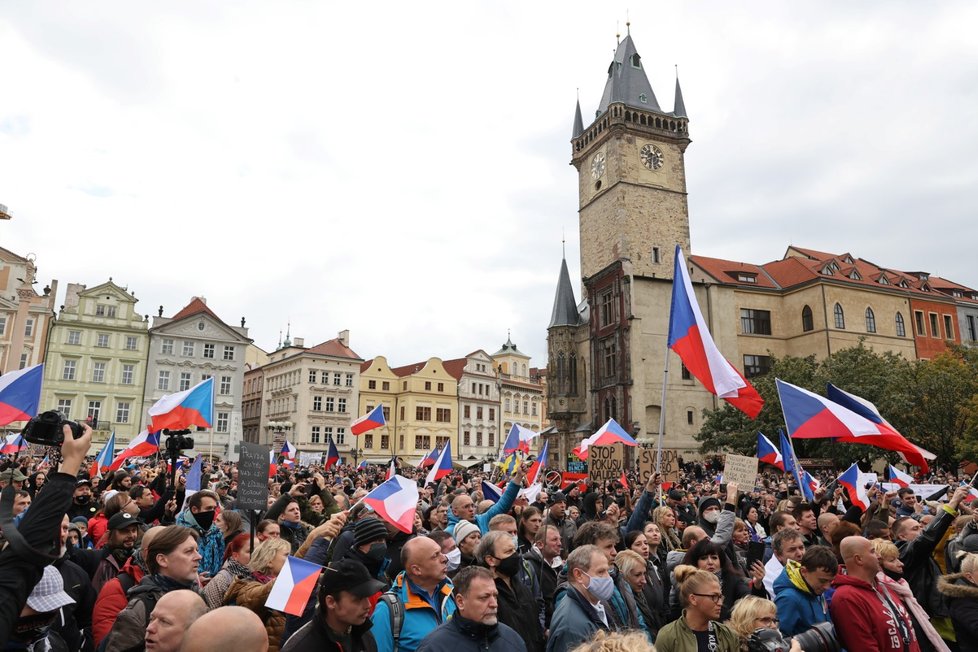 Demonstrace proti vládním opatřením, 18. října 2020.