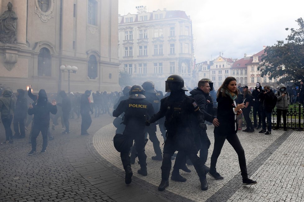 Demonstrace na Staroměstském náměstí (18. října 2020)