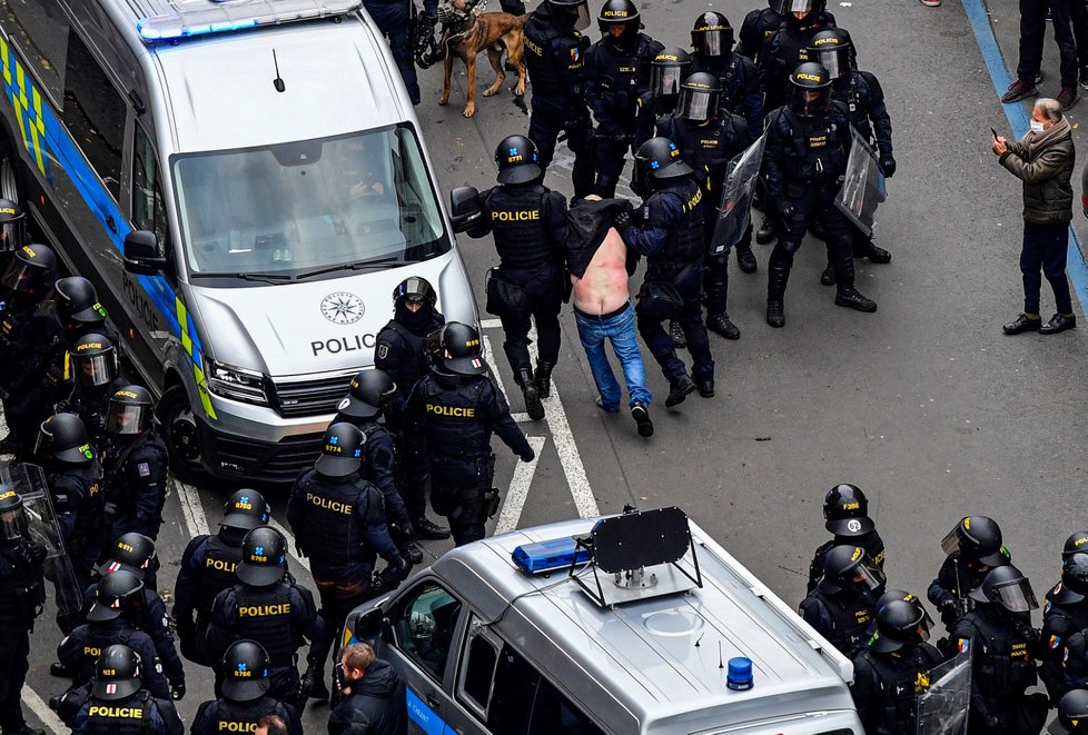 Demonstrace na Staroměstském náměstí, 18. října 2020.