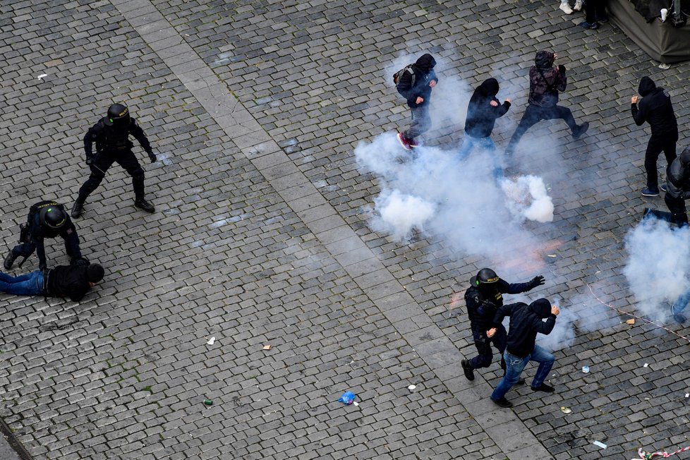 Demonstrace na Staroměstském náměstí, 18. října 2020.