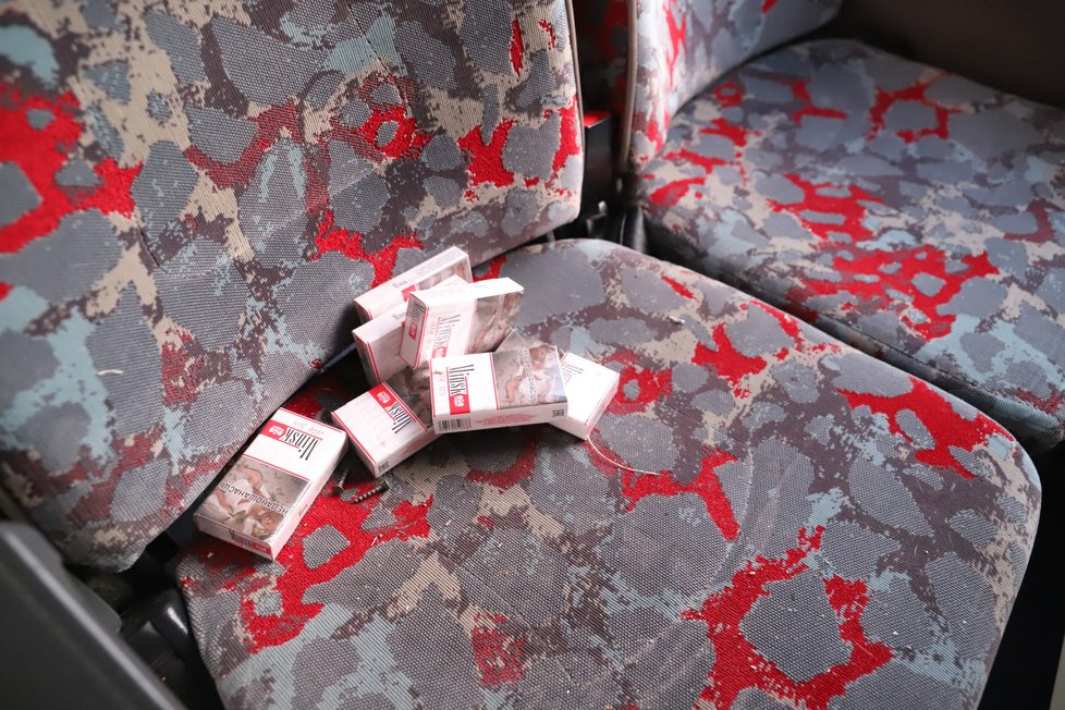 Pražští celníci odhalili autobus s pašovanými cigaretami.