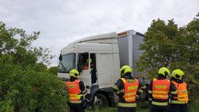 Havárie kamionu na Cínovecké, 25. května 2020.
