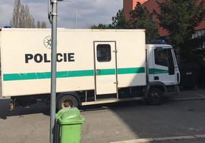 Policie zadržela 13 cizinců nelegálně pracujících v Česku. (Ilustrační foto)