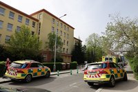 Poplach v Praze 6: Na stadionu unikl čpavek, záchranáři ošetřili několik dětí