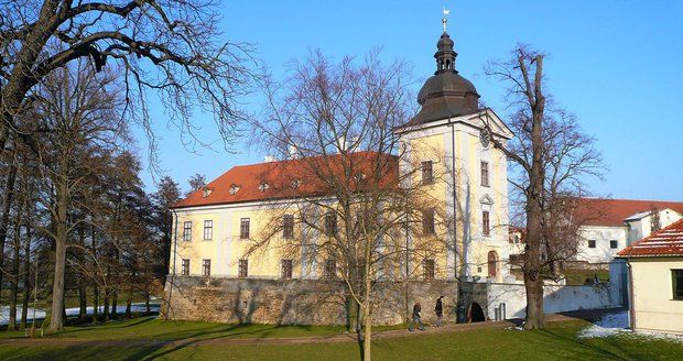 Za květinami do Ctěnic. Na zámku proběhne tradiční Svatojánský jarmark