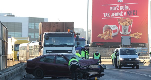 Černá bilance na pražských silnicích za uplynulý rok: 19 lidí přišlo při nehodách o život