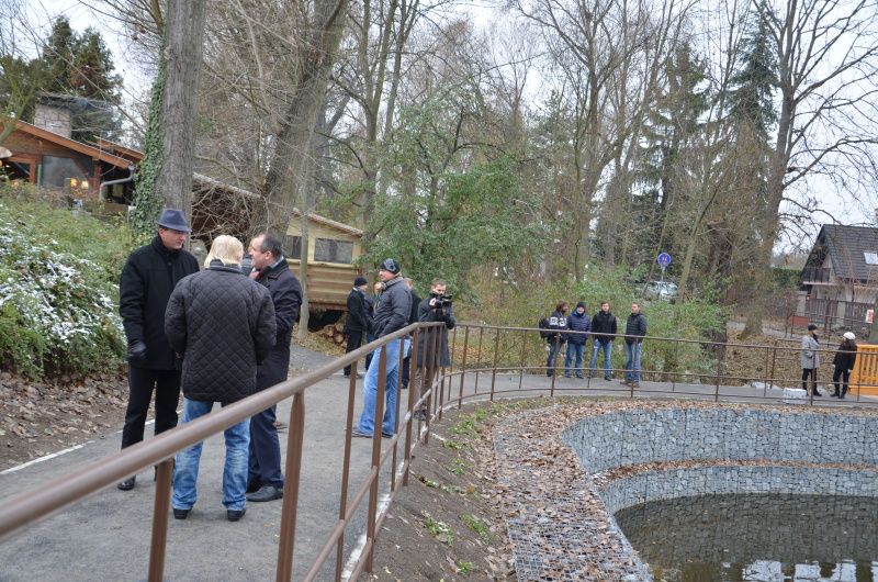 Cyklisté si konečně užijí novou cyklostezku. Vede přes Uhříněves, Netluky a Kolovraty.