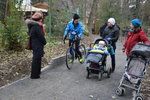 Cyklisté si konečně užijí novou cyklostezku. Vede přes Uhříněves, Netluky a Kolovraty.