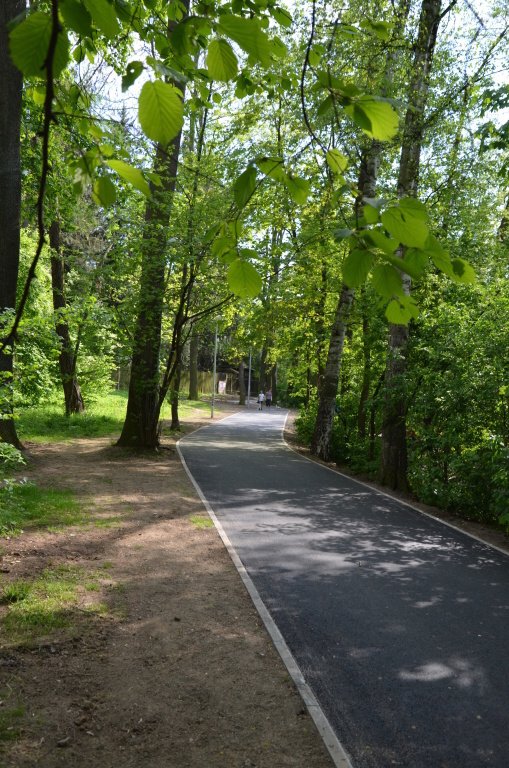 Cyklisté si konečně užijí novou cyklostezku. Vede přes Uhříněves, Netluky a Kolovraty.