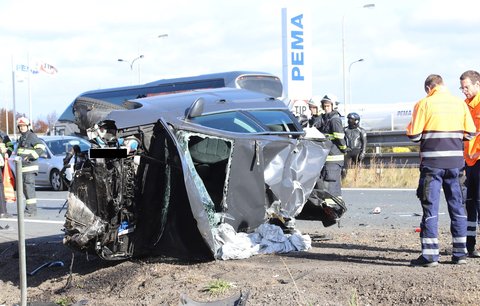Tragédie na D8! Při nehodě auta a náklaďáku zemřel muž (†52), dálnice byla sedm hodin zavřená