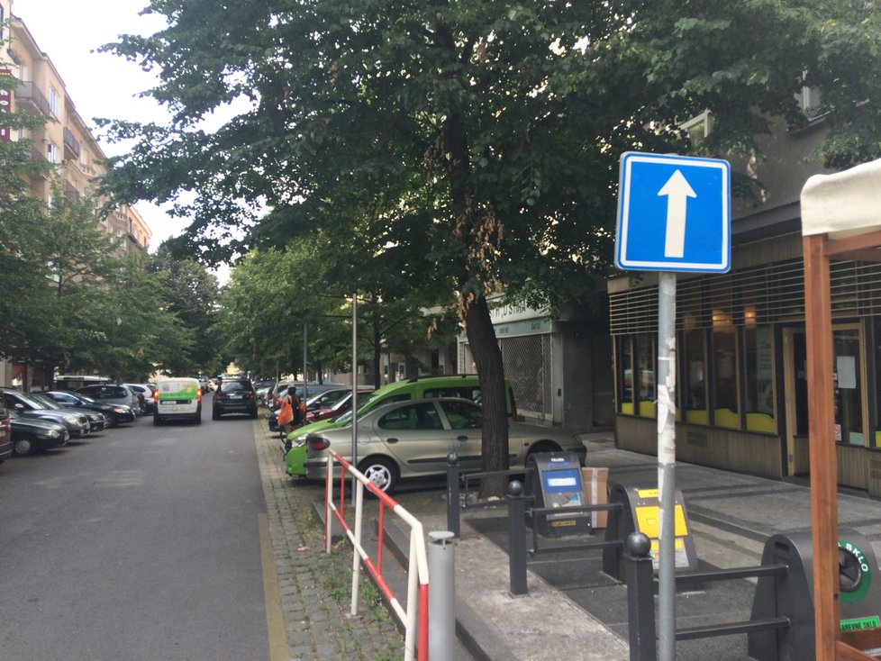 S příchodem zón placeného stání na Praze 6 se změní i způsob dopravy v některých ulicích. Přitom v městské části je už mnoho jednosměrek.