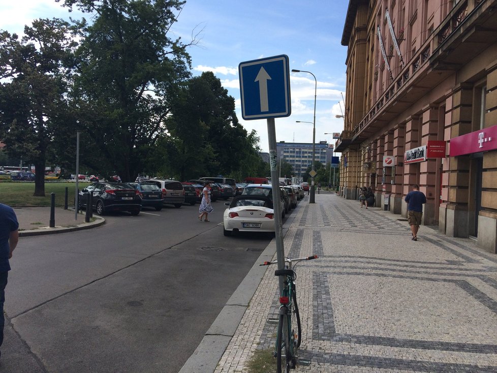 S příchodem zón placeného stání na Praze 6 se změní i způsob dopravy v některých ulicích. Přitom v městské části je už mnoho jednosměrek.