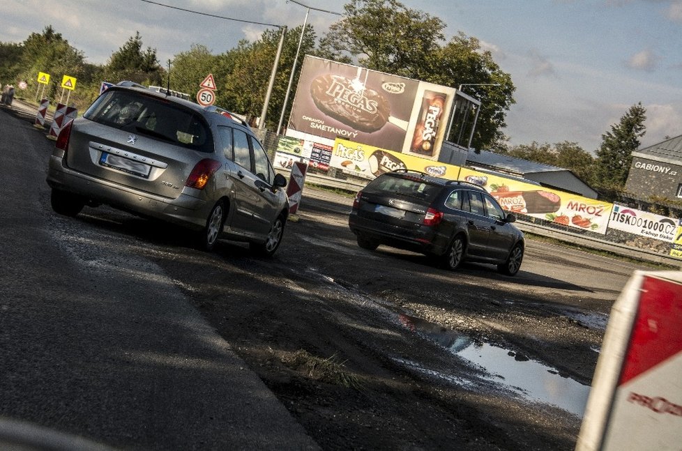 Takhle vypadaly ulice Aviatická a Lipská během opravy na podzim 2016.