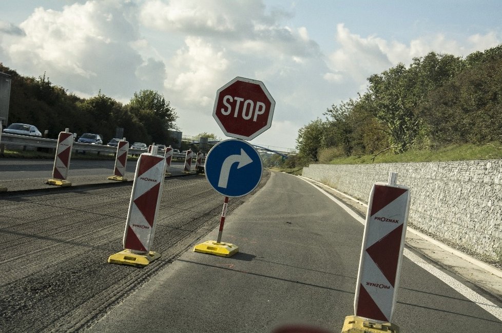 Takhle vypadaly ulice Aviatická a Lipská během opravy na podzim 2016.