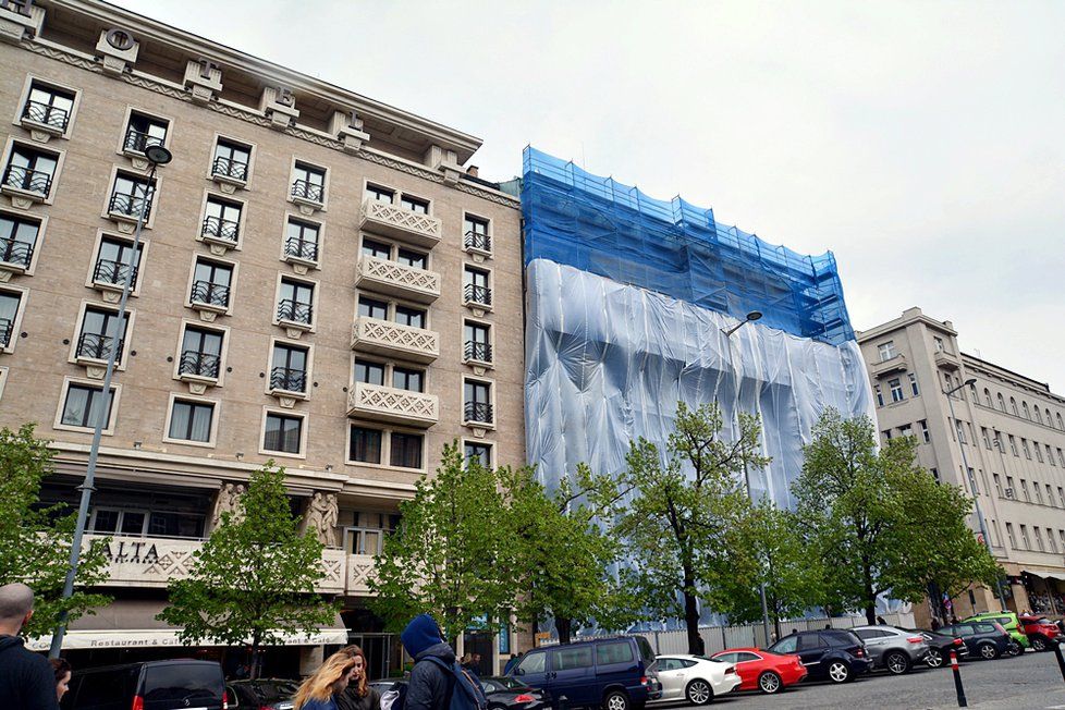Budova Václavské náměstí 47 míří k demolici. Místo ní vyroste nový dům.