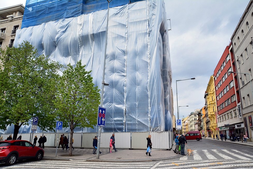 Budova Václavské náměstí 47 míří k demolici. Místo ní vyroste nový dům.