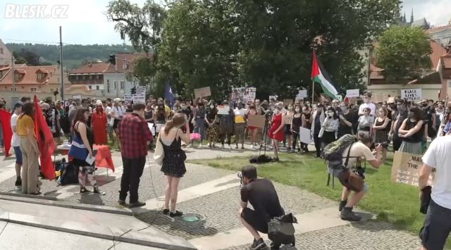 Demonstrace proti policejní brutalitě a rasismu, Praha 13. června 2020.