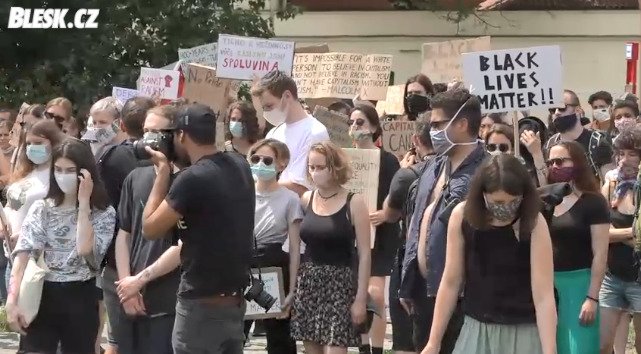 Demonstrace proti policejní brutalitě a rasismu, Praha 13. června 2020.