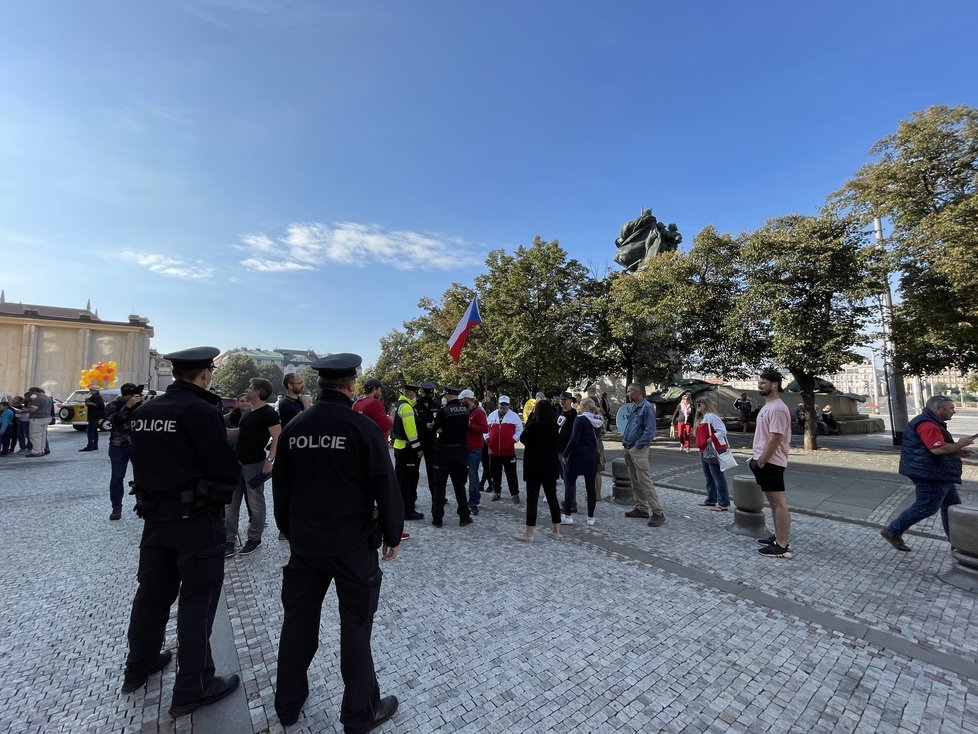 Demonstrace před ministerstvem zdravotnictví. (28. září 2021)