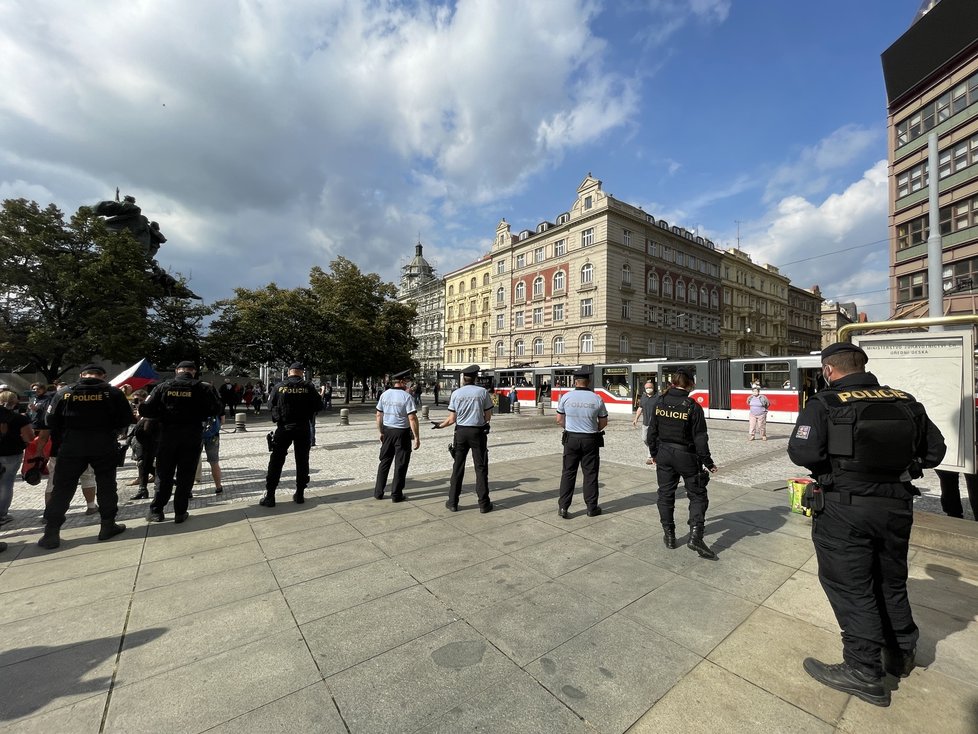 Demonstrace před ministerstvem zdravotnictví. (28. září 2021)