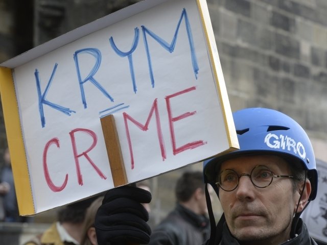 V Praze se v sobotu konal mírový pochod na protest proti ruské intervenci na ukrajinském Krymu.