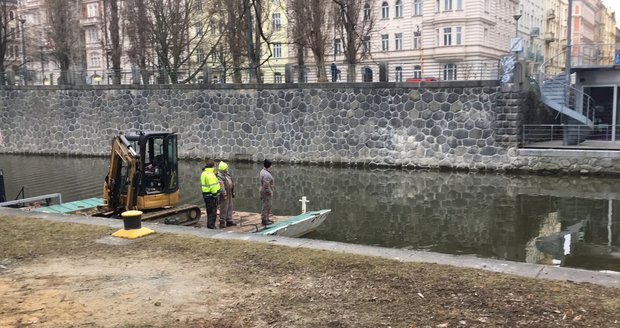 U Dětského ostrova v Praze má vzniknout nový plavební kanál, Povodí Vltavy a město mají na akci opačné názory (ilustrační foto).
