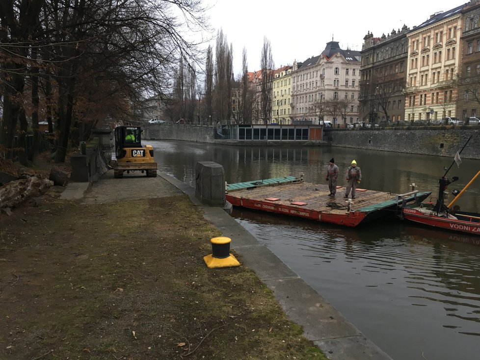 U Dětského ostrova v Praze má vzniknout nový plavební kanál, Povodí Vltavy a město mají na akci opačné názory (ilustrační foto).